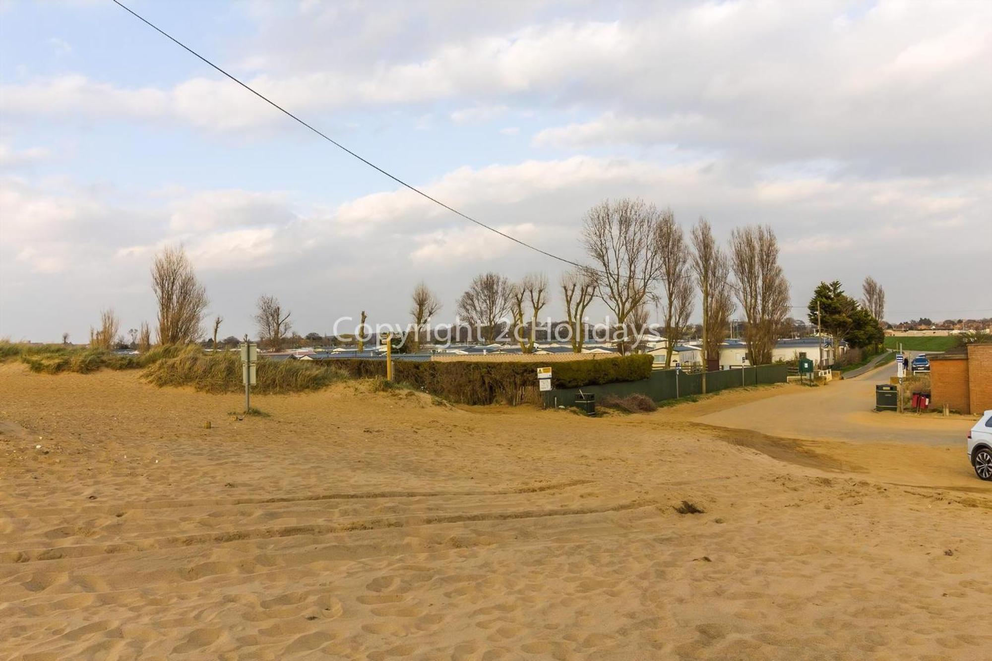 Lovely 6 Berth Caravan With Decking To The Side In Heacham Ref 21040E Luaran gambar