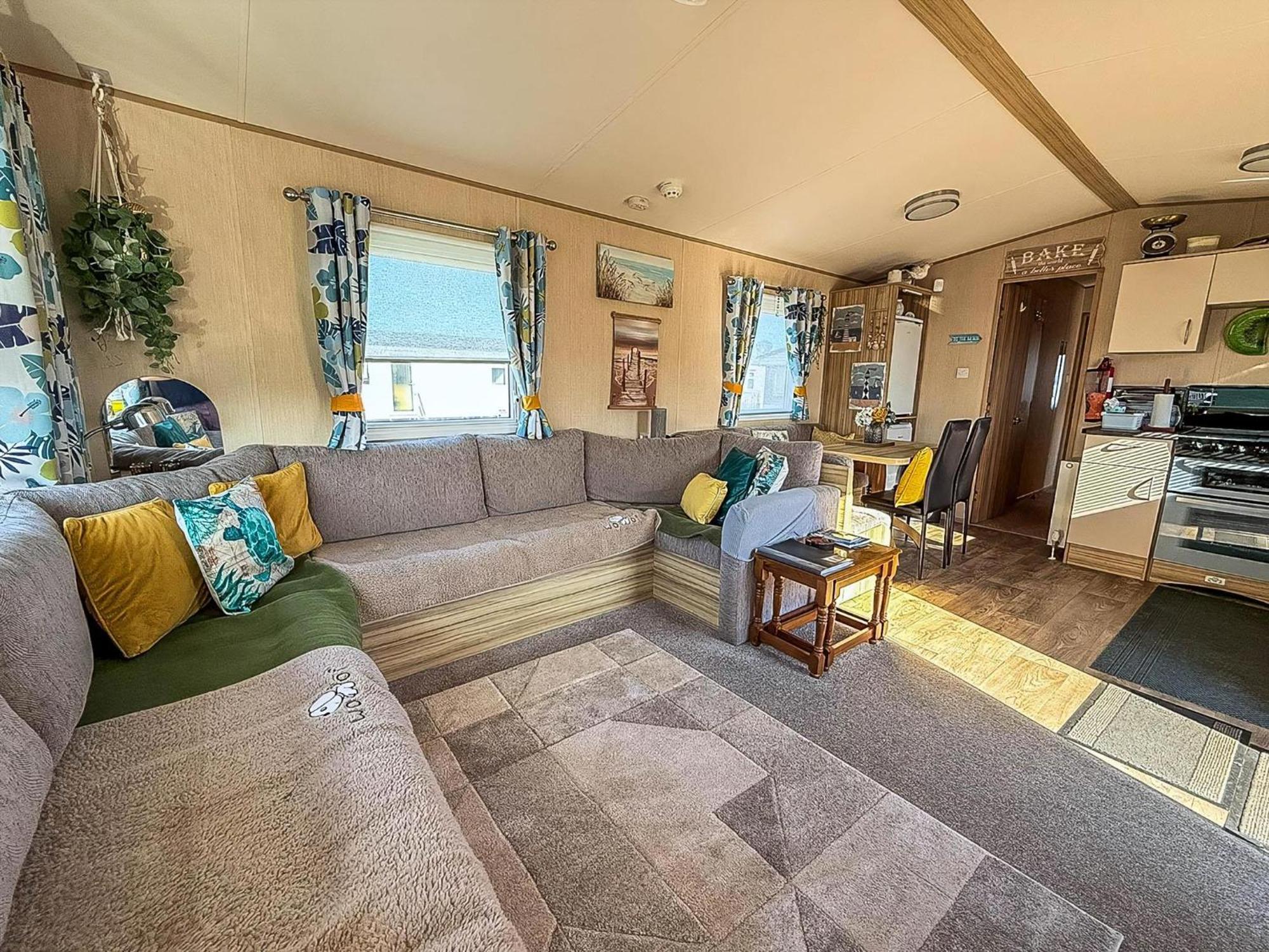Lovely 6 Berth Caravan With Decking To The Side In Heacham Ref 21040E Luaran gambar